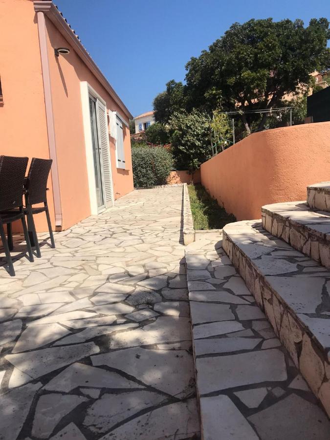Villa Mit Grossartigem Panoramablick Auf Das Meer Und Direkt Am Pool La Croix-Valmer Exteriér fotografie